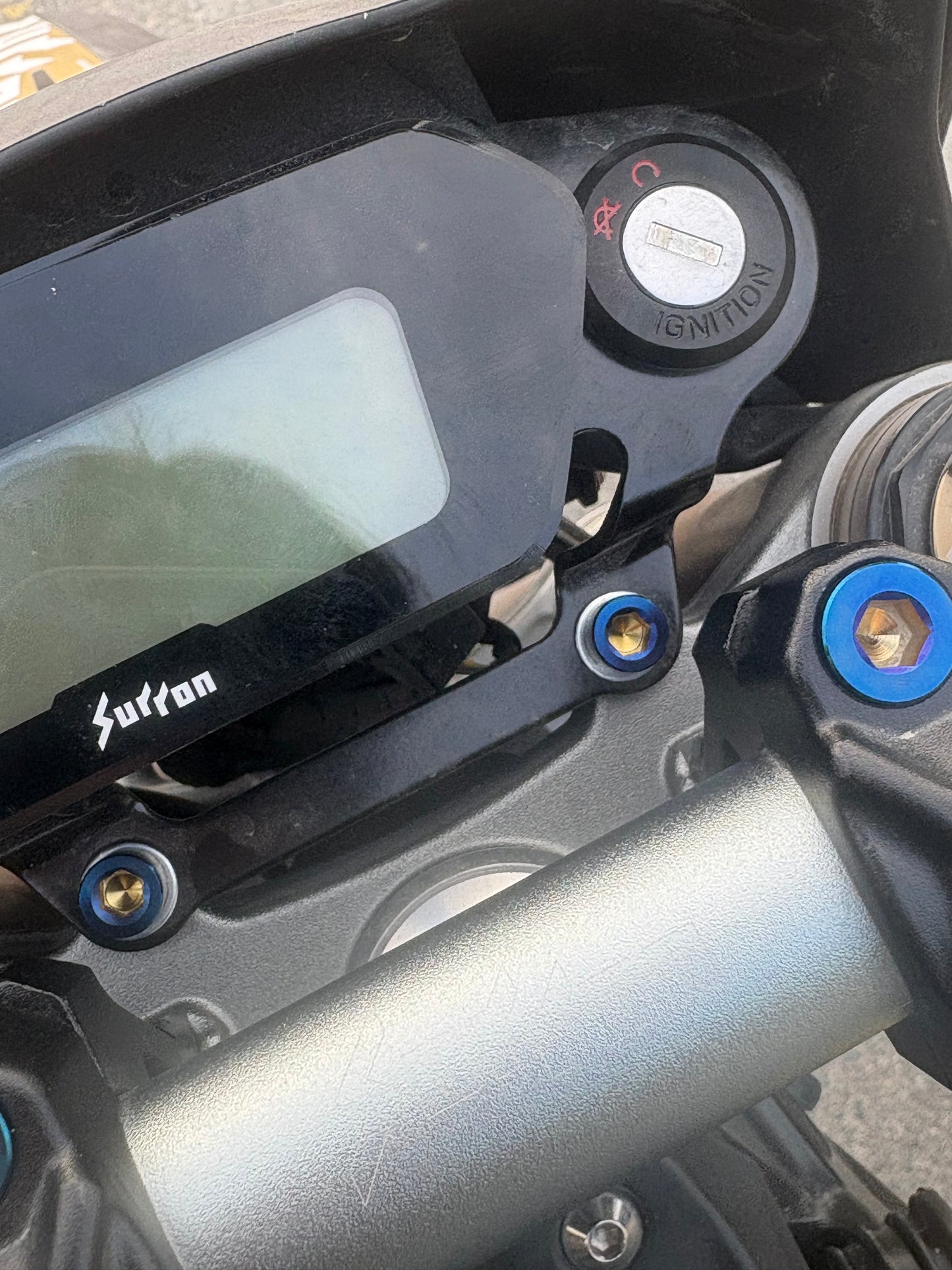 Ultra bee screen titanium bolts