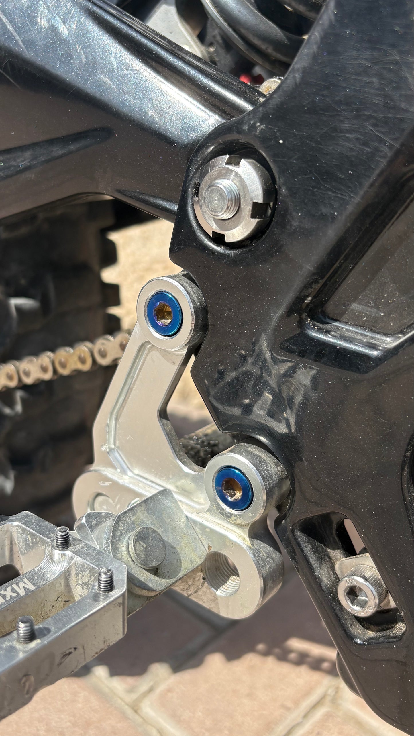 Peg bracket titanium bolts