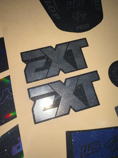 ملصق EXT وKYB